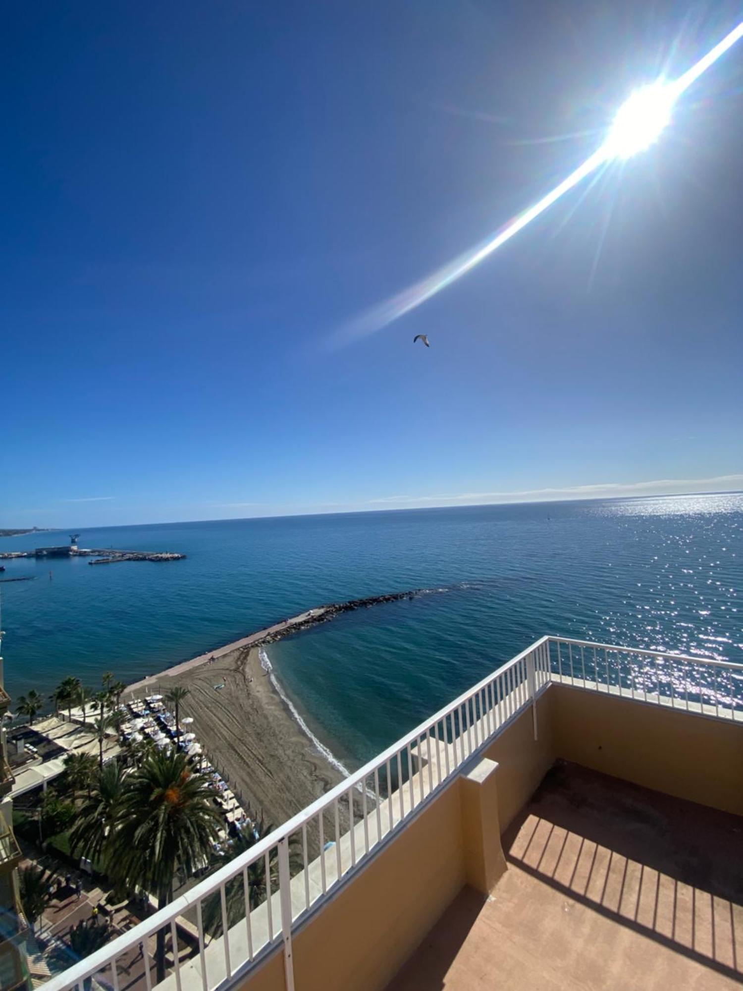 Marbella Beachfront Edificio Mayoral Primera Linea De Playa Y Centro Ciudad Con Barco Opcional Exterior foto