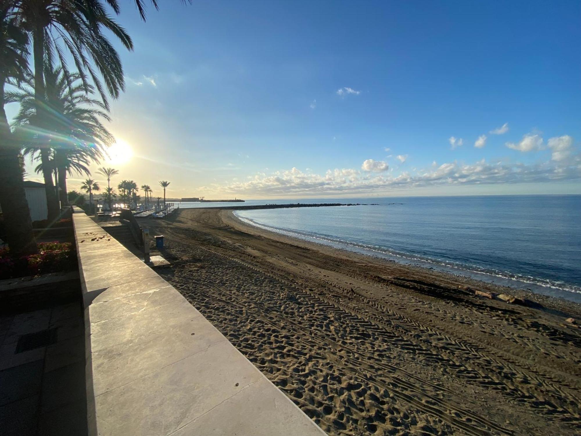 Marbella Beachfront Edificio Mayoral Primera Linea De Playa Y Centro Ciudad Con Barco Opcional Exterior foto